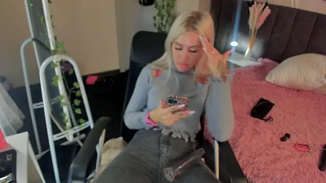 Kira_Key