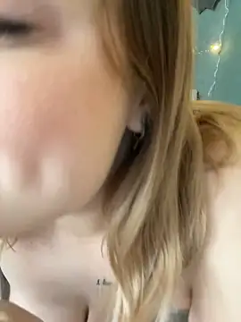 KellyMoors webcam