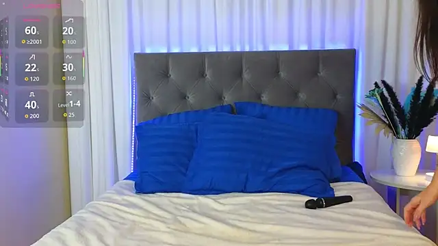 Ariana_Petite
