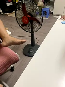 Mina048 webcam