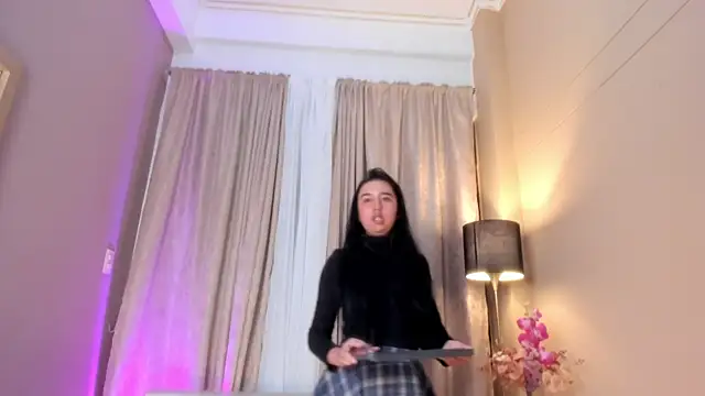 LaraGoldd webcam