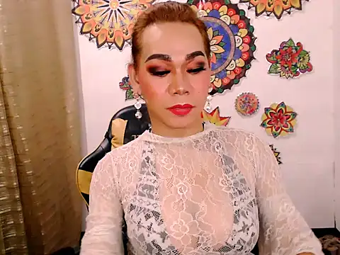 xxMistressWildKimxx webcam