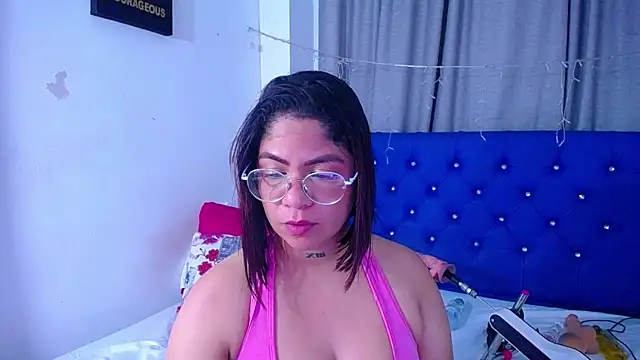 hornny_cougar webcam