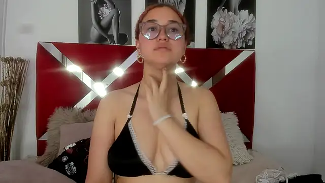 Adara_velvet webcam
