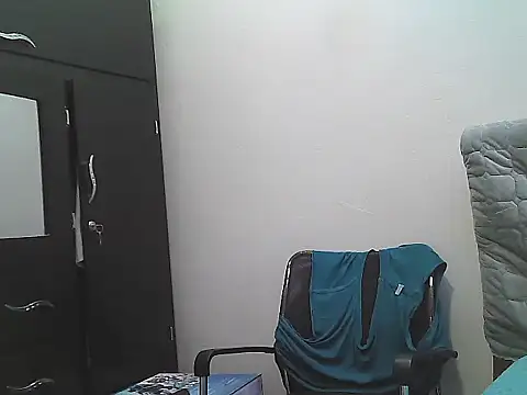 AlphaLatinoBear webcam