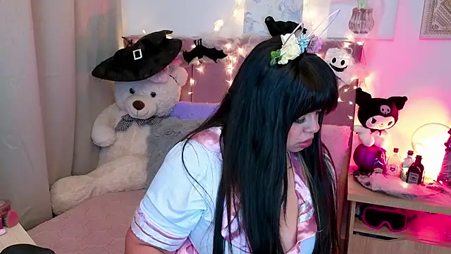 MiahJoness webcam
