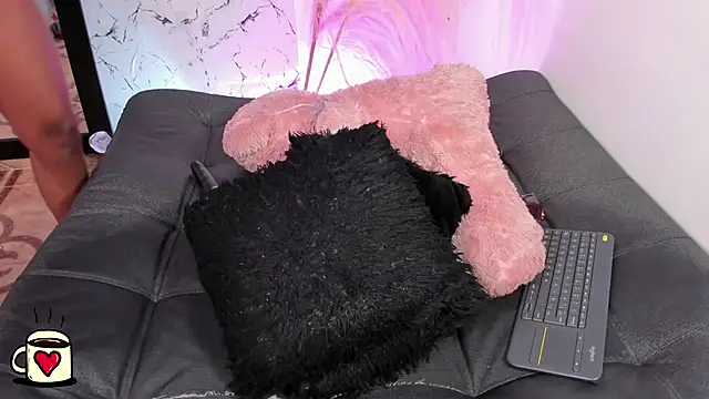 charis_hill webcam