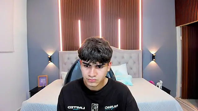 Tommy18__ webcam