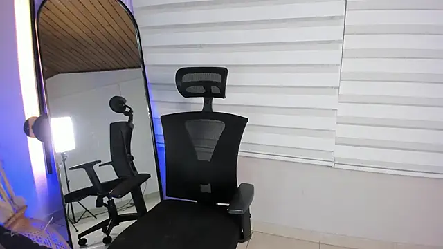 Rachell_criss webcam