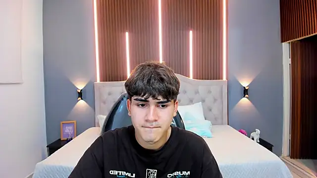 Tommy18__ webcam