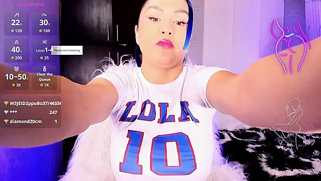LolaRoberts_ webcam