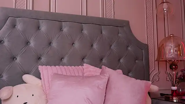 LucyAddison webcam