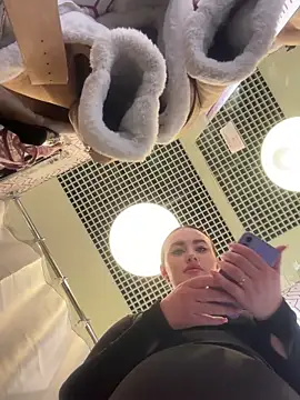 KiraSunshine webcam