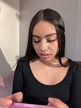Karina16_pink webcam