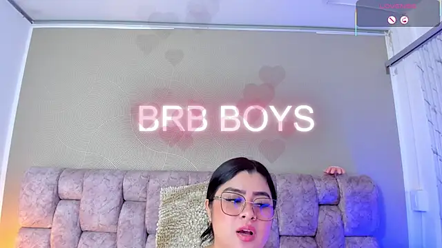 Emilyboobss webcam