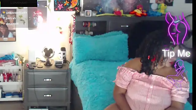 CosmicDream143 webcam