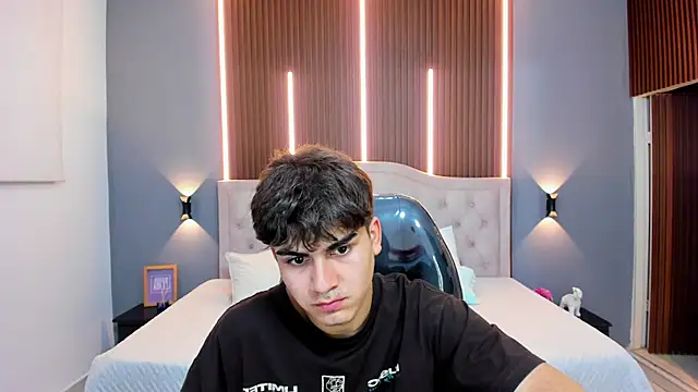 Tommy18__ webcam