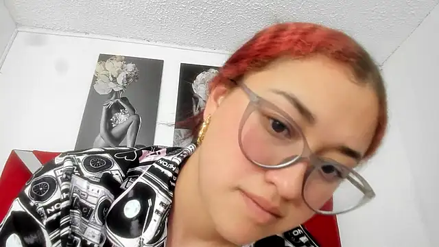 Adara_velvet webcam