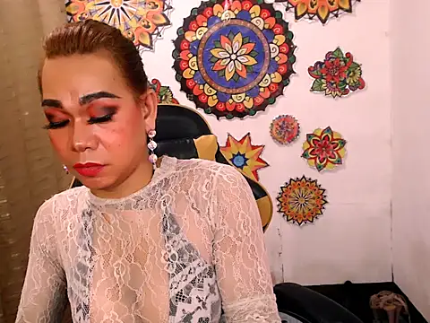 xxMistressWildKimxx webcam