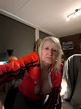 SexyMilfTascha webcam