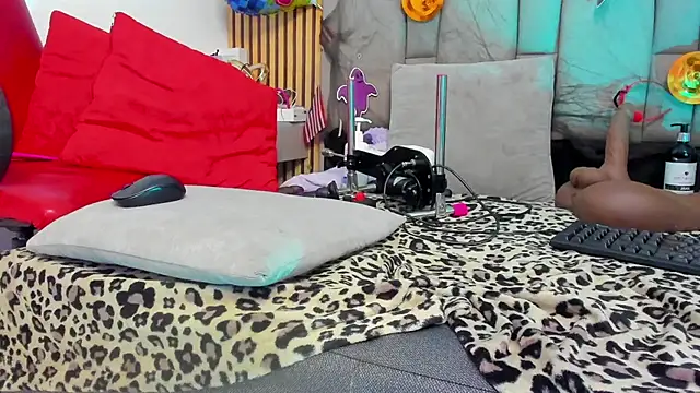 dafnnelewis webcam