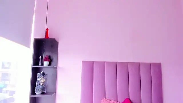 violet_myerrs webcam