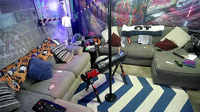 KRYZTALYNXXX webcam