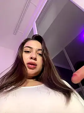 EllyBigTits webcam