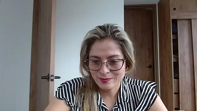 linda-mature43 webcam