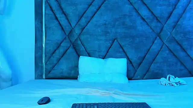 LukeSteel__ webcam