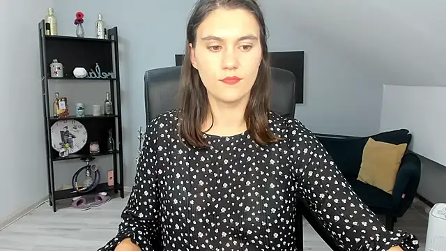 IzzyMonro webcam