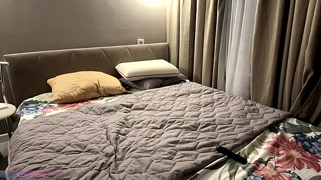 Milkmoriee webcam