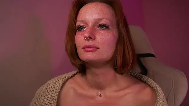 Liuba_Fox webcam
