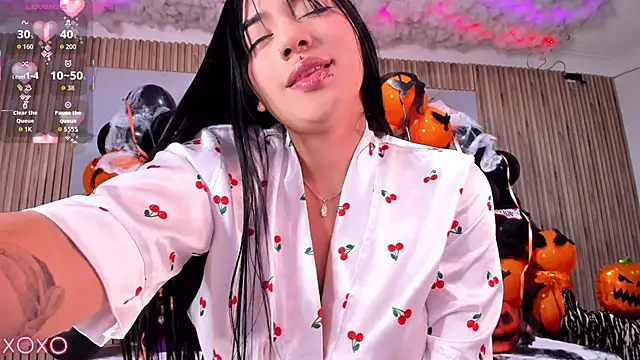 Nicolee19 webcam