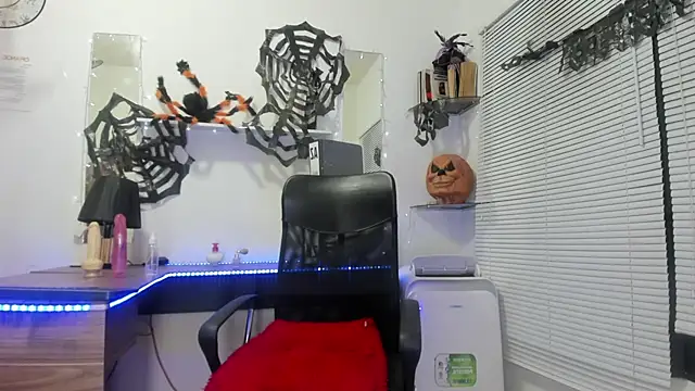 AndreaTonmsong webcam