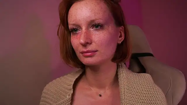 Liuba_Fox webcam