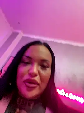 _MelinaCurves_ webcam