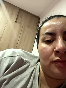 Abril_Luv webcam