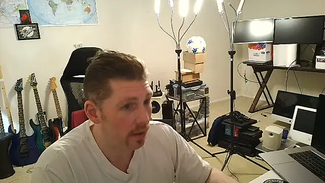 God_Of_ThundeRR webcam