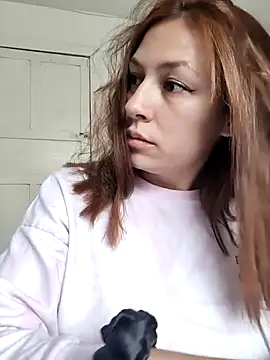 Webcam Model (AlanaDesire)  is live.Free join now!