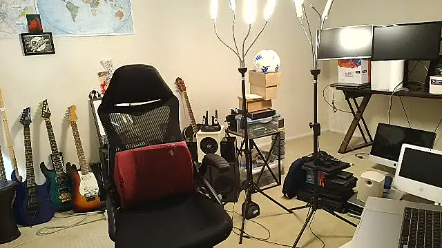 God_Of_ThundeRR webcam