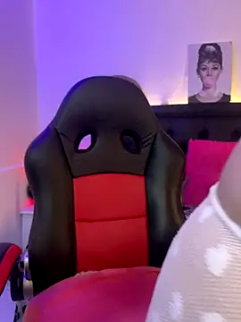 Webcam Model (lonely_shewolf)  is live.Free join now!