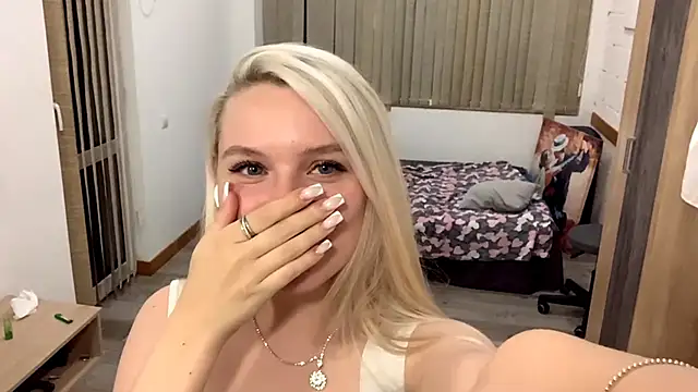 LupeLewitt live show on StripChat 