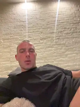 Rotteei1 live show on StripChat 