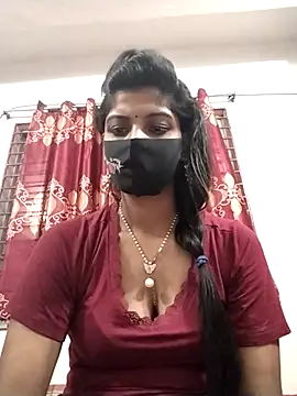 Webcam Model (Queen-Any)  is live.Free join now!