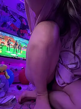 Cutiepiespanks's Stripchat show and profile