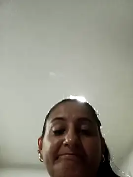 Webcam Model (Titiss8921)  is live.Free join now!