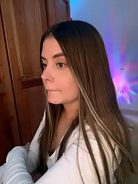 Webcam Model (Miss_valeriaa)  is live.Free join now!