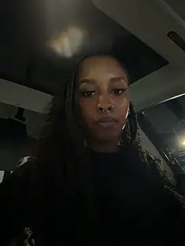 Webcam Model (Your_Paris)  is live.Free join now!