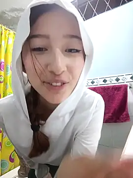 Webcam Model (Giselle_miau)  is live.Free join now!